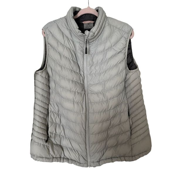 ⭐️Host Pick⭐️ Wind River: Hyper-Dri T-Max Puffer Vest - Picture 1 of 9